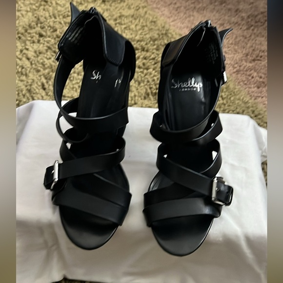 Leather strappy heels. - Picture 3 of 3